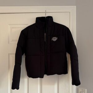 Travis Matthew women’s Black Puffer Jacket (nhl Kings)